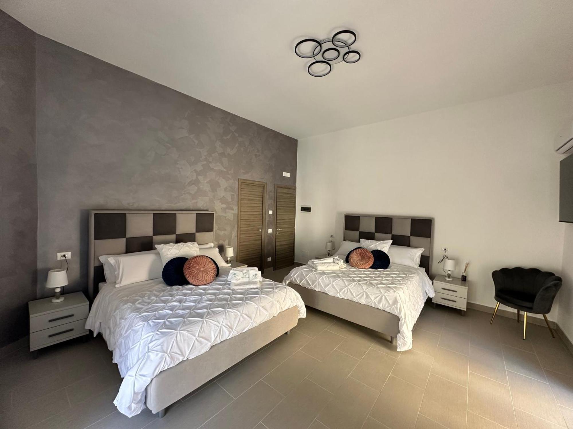 Emerella Luxury Suites-Siderno Lungomare Exteriör bild