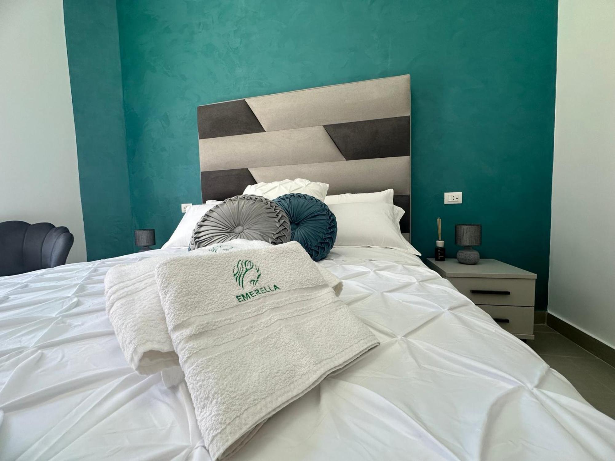 Emerella Luxury Suites-Siderno Lungomare Exteriör bild