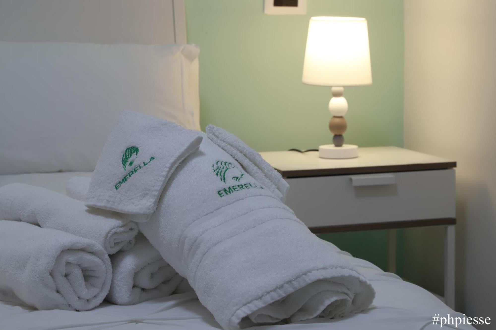 Emerella Luxury Suites-Siderno Lungomare Exteriör bild