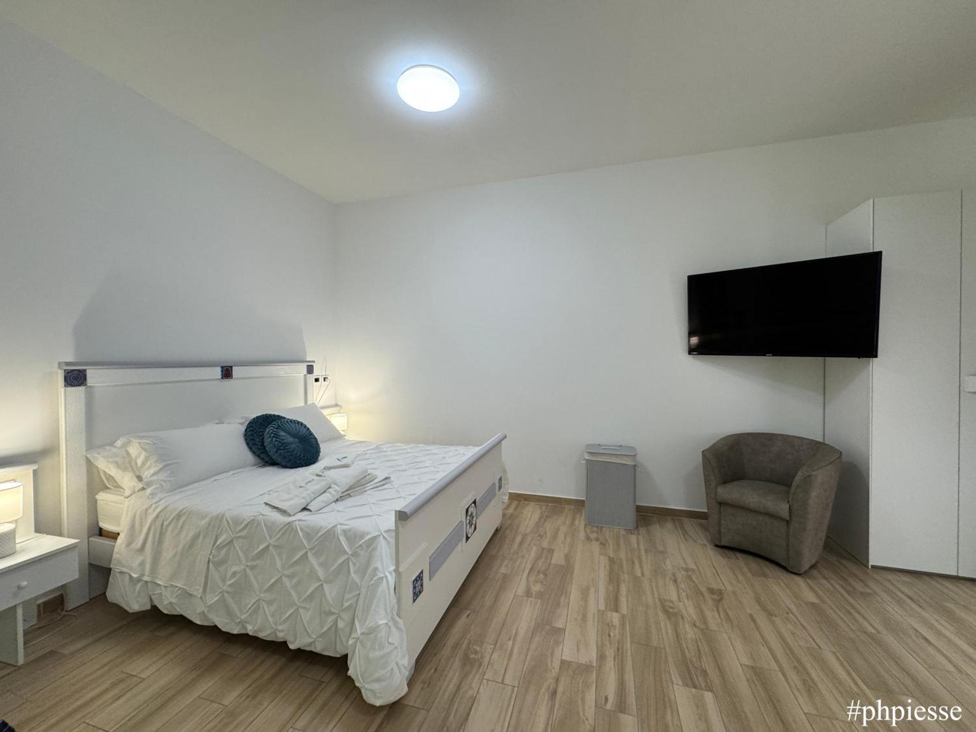 Emerella Luxury Suites-Siderno Lungomare Exteriör bild