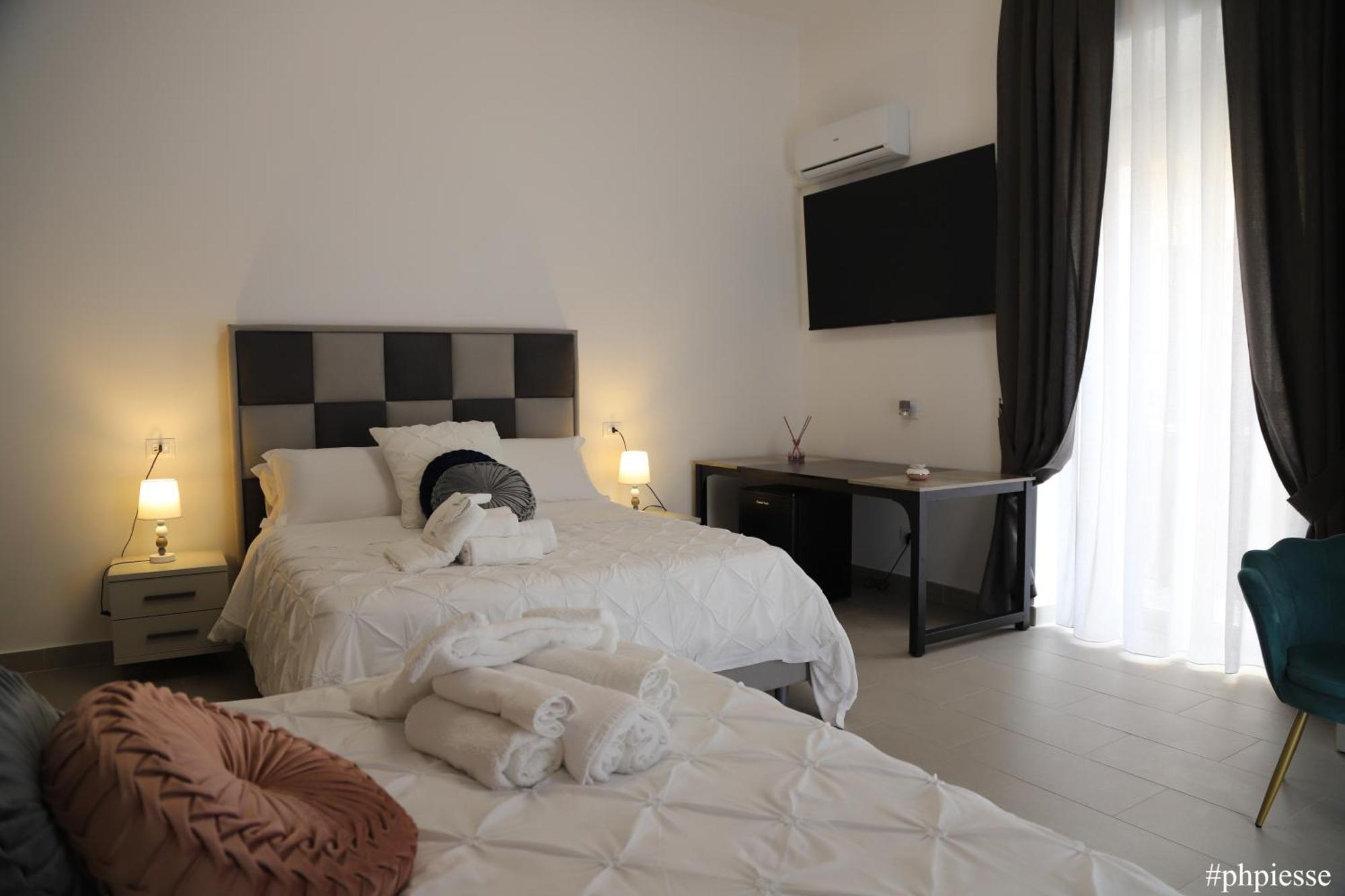 Emerella Luxury Suites-Siderno Lungomare Exteriör bild