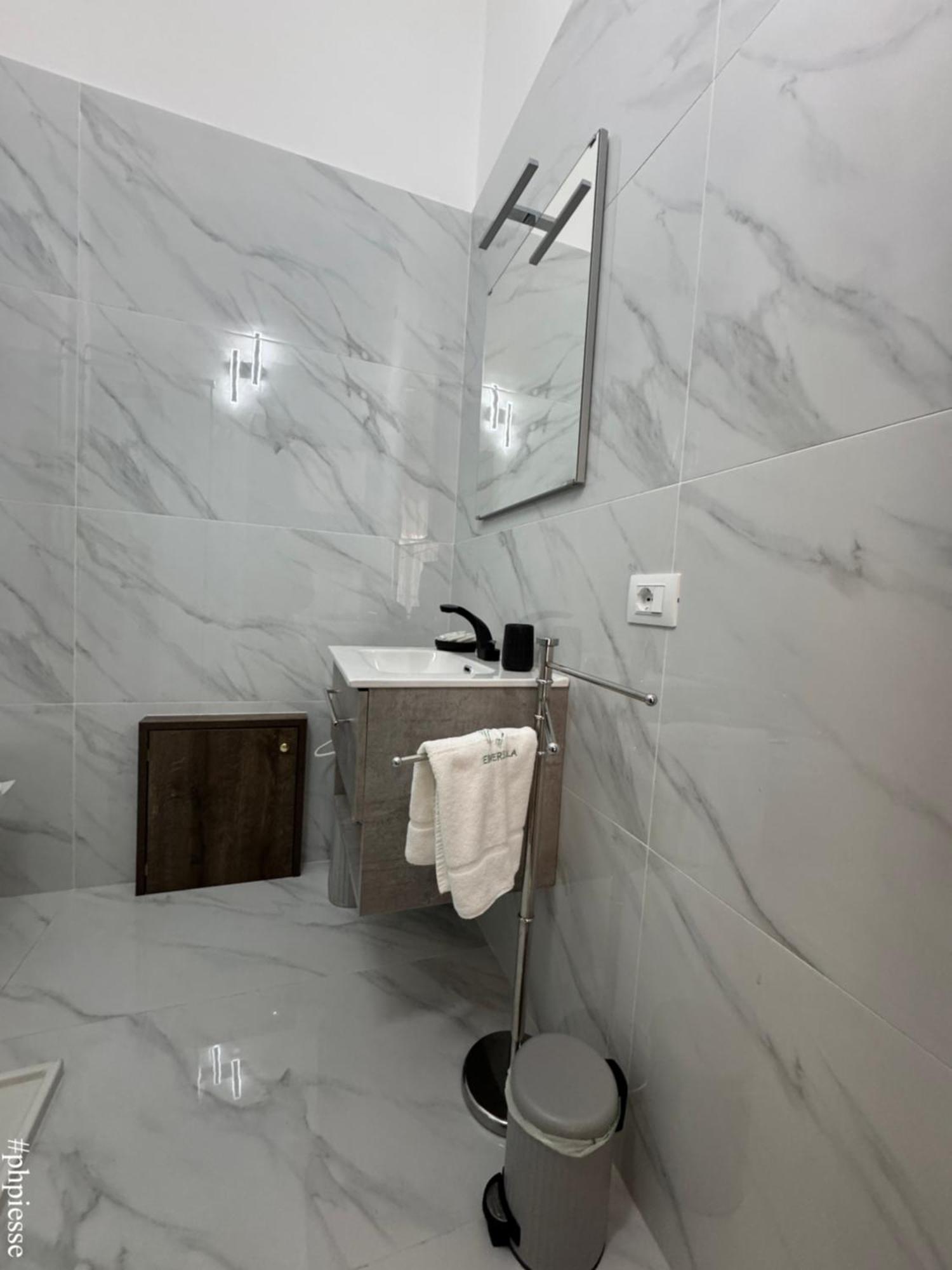 Emerella Luxury Suites-Siderno Lungomare Exteriör bild